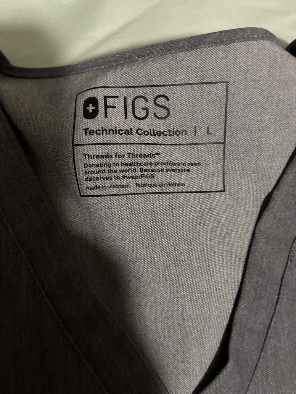Figs Women's Scrub Set in Charcoal Gray with Teal Drawstring - Picture 3 of 3